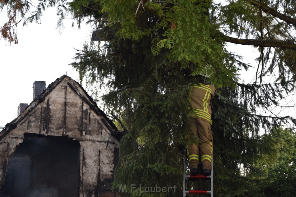 Grossfeuer Einfamilienhaus Siegburg Muehlengrabenstr P0859.JPG - Miklos Laubert